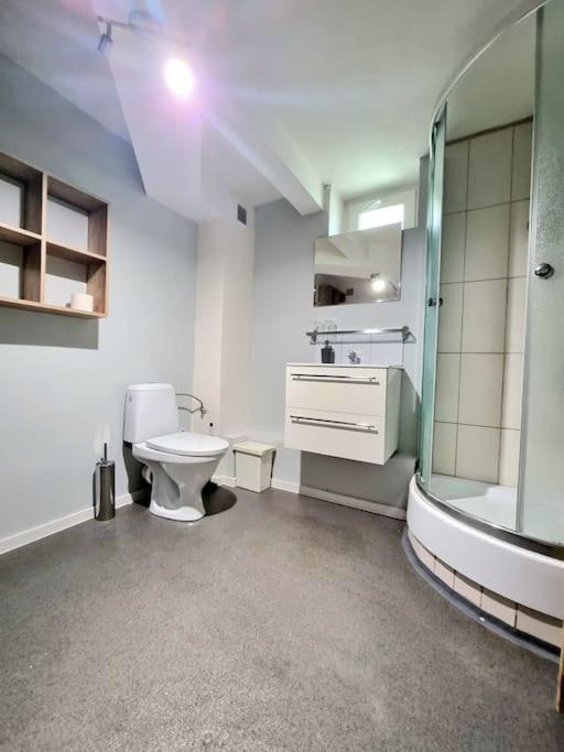 Simple Apartment Near Hockey & Football Arena Bratislava Exterior photo